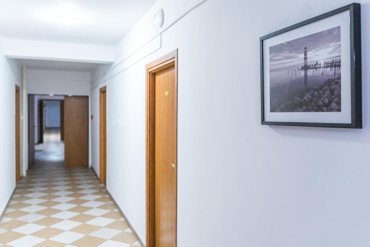 Scsk Brzezno Hostel Gdansk Bagian luar foto